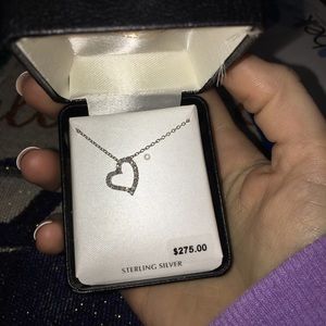 BEAUTIFUL heart necklace NEW